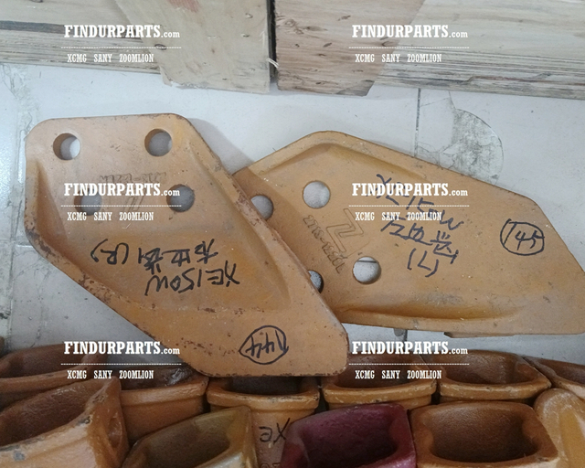 819908898 2713-1228R 右侧刃 F000002211 Right Side Cutter for XCMG Excavator Parts XE150 XE135
